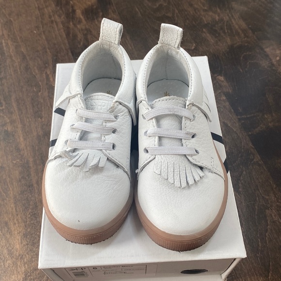 Freshly picked sneaker moccasins size 6 in white - Picture 1 of 4